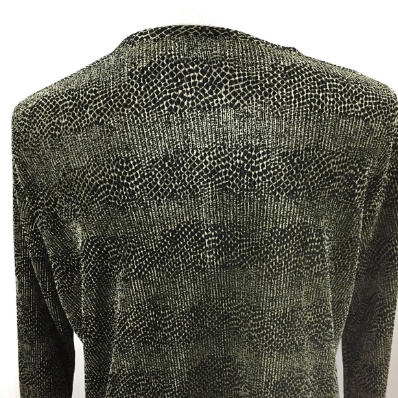 Rafael Petites Crinkle Button Front Top Petite Large Black - Picture 5 of 6